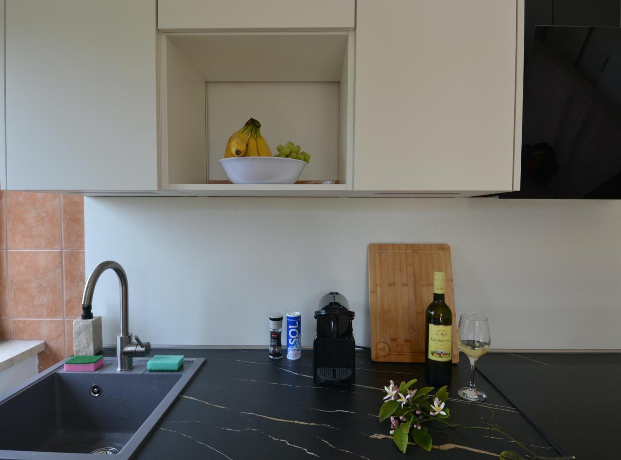 Villa Kadinela, 200M From Kamenjak, Huge Quiet Garden With Barbecue, 2 New Kitchens Premantura Exterior photo